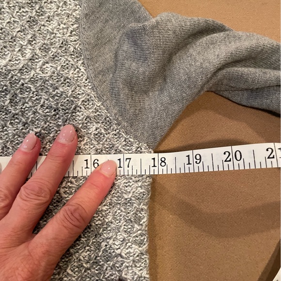 Tommy Hilfiger Grey Cardigan - size medium - Picture 9 of 9